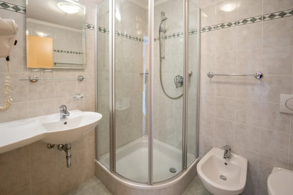 Bagno dell'Appartamento 203 con doccia