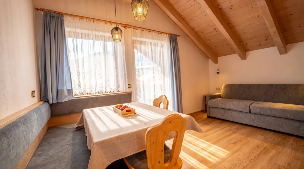 Soggiorno dell'Appartamento Nº3 con divano letto