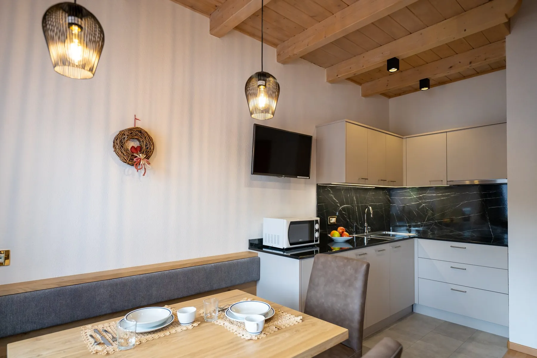Cucina e panca dell'Appartamento Nº4