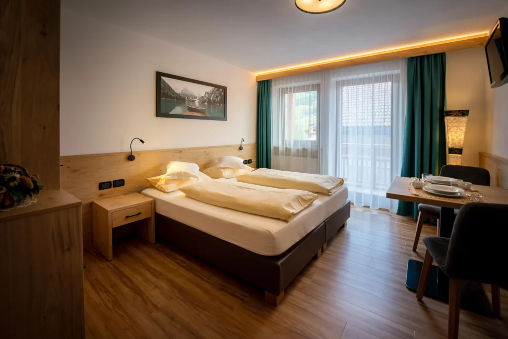 Monolocale 104 con letto matrimoniale e tavolo