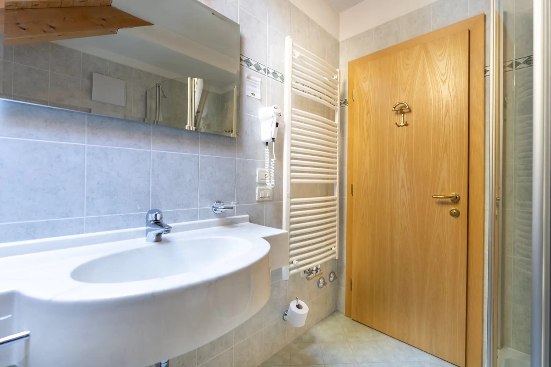 Lavabo del bagno del monolocale